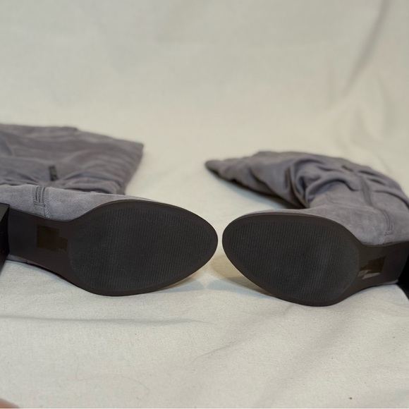 NIB Stylish Faux Suede Wide Calf Gray Women's Boots sz 10 - Picture 3 of 5